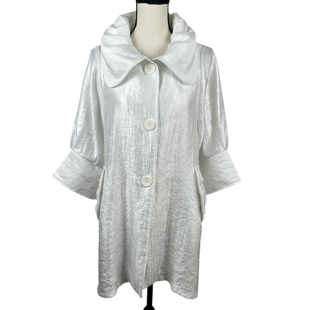 Damee Women's Swing Jacket Small White Shimmer Crinkle Button Front 3/4 Sleeve